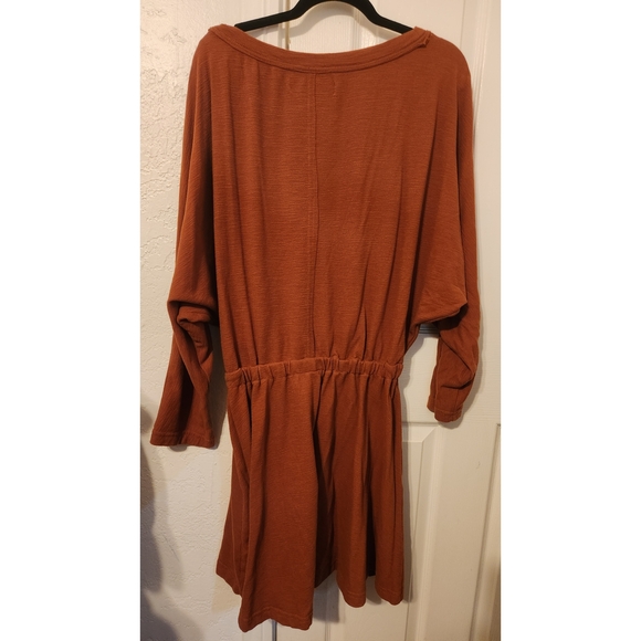 Elegant Rust Dress - Picture 2 of 3